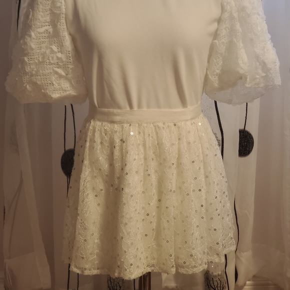 Abercrombie & Fitch mini skirt - Picture 2 of 6